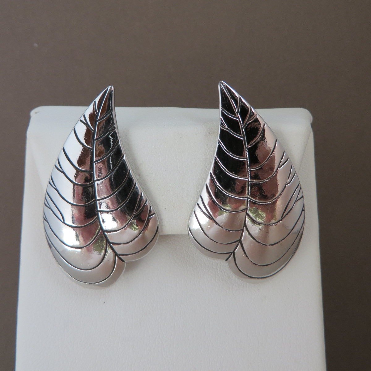 Laurel Burch Silver Tone Curved Leaf Clip-on Earrings