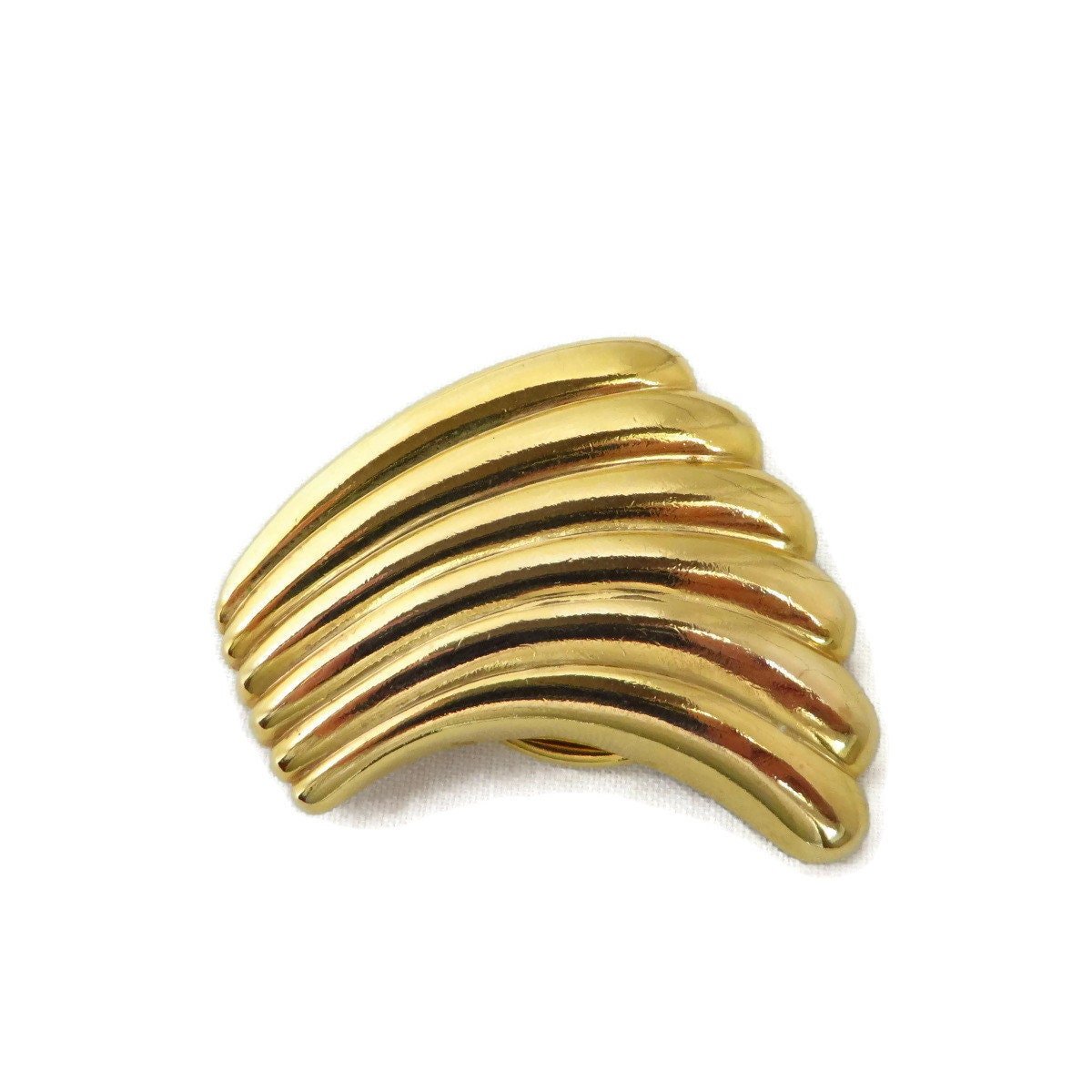 Vintage Scarf Clip, made in Germany Shell Shaped Gold Tone Wavy Clip
