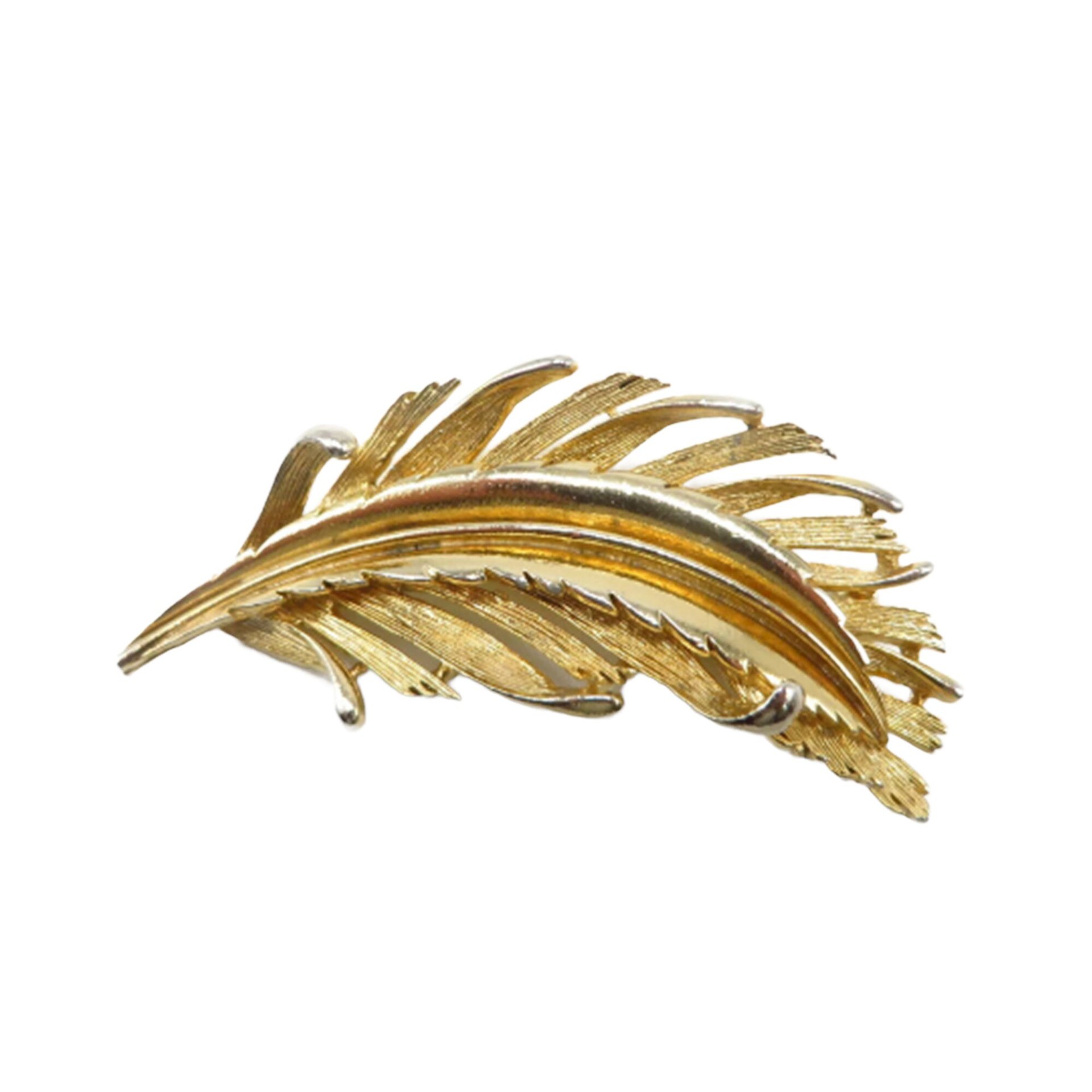 Lisner Gold Tone Leaf Brooch