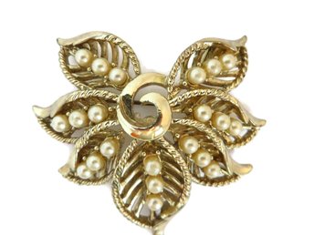 Coro  Gold Tone Floral Faux Pearls Pin