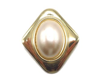 Jeri-Lou Faux Pearl  Diamond Shaped Gold Tone Scarf Clip