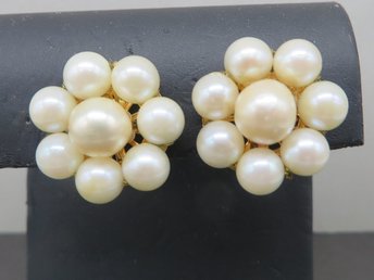 Vendome White Cluster Bead Clip-on Earrings