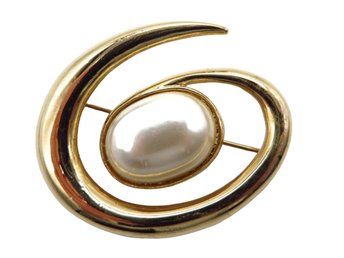 Monet Faux Pearl Oval Gold Tone Classic Pin
